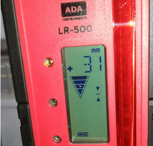Sprejemnik laser nivelir ADA LR500 zaslon v milimetrih